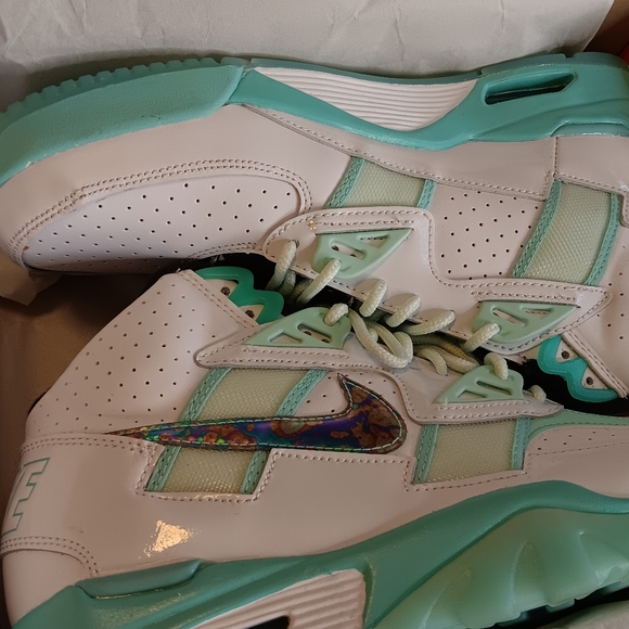 Nike MENS Sneakers - Picture 4 of 7